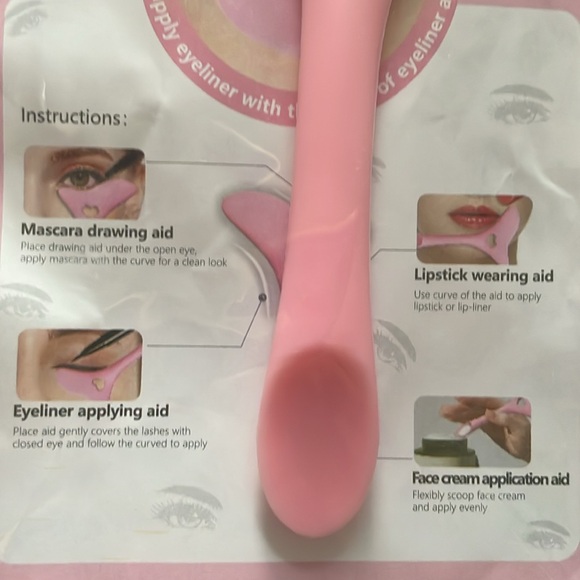 Eyeliner aid - Picture 3 of 3